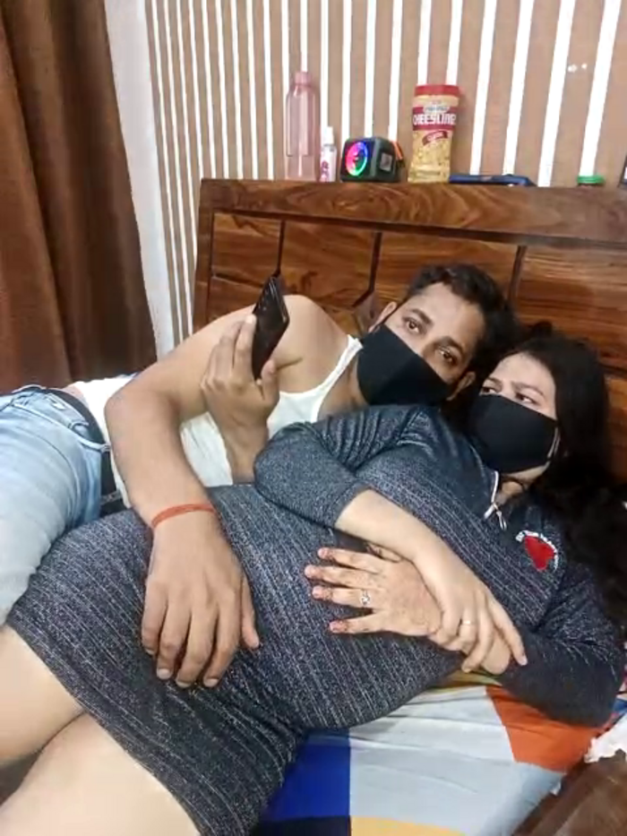 AAHH_OOH_COUPLE