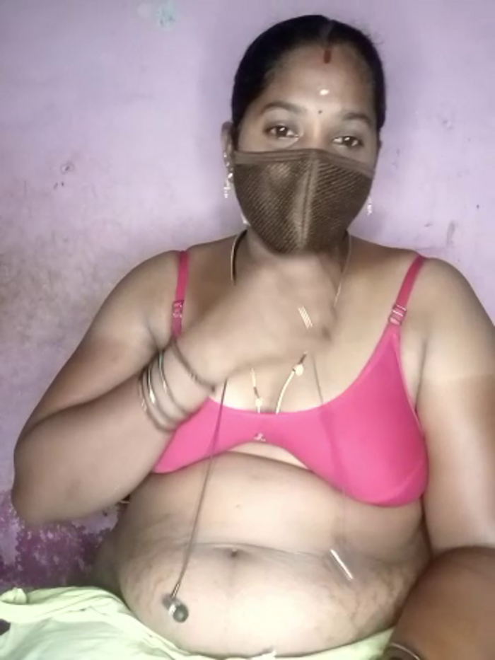 tamilvillagecouple1