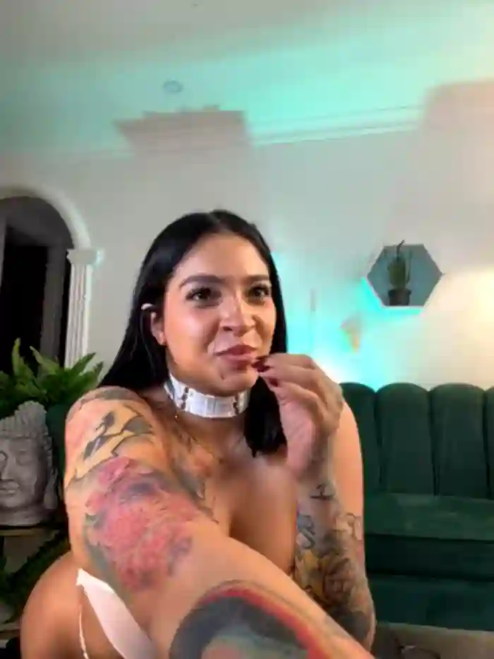 2024/05/05/stripchat-hollyshit_-22-00-02