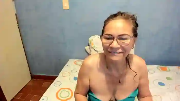 2024/05/05/stripchat-carlaa-69-12-33-44