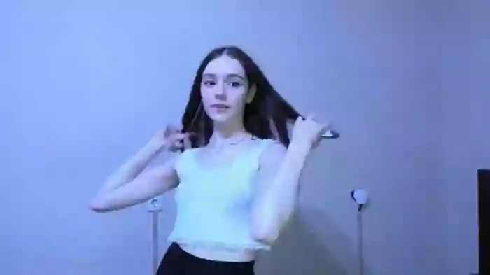 2024/05/05/stripchat-nanagierl18-18-31-00