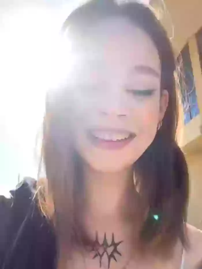 2024/05/05/stripchat-street_young-12-52-04