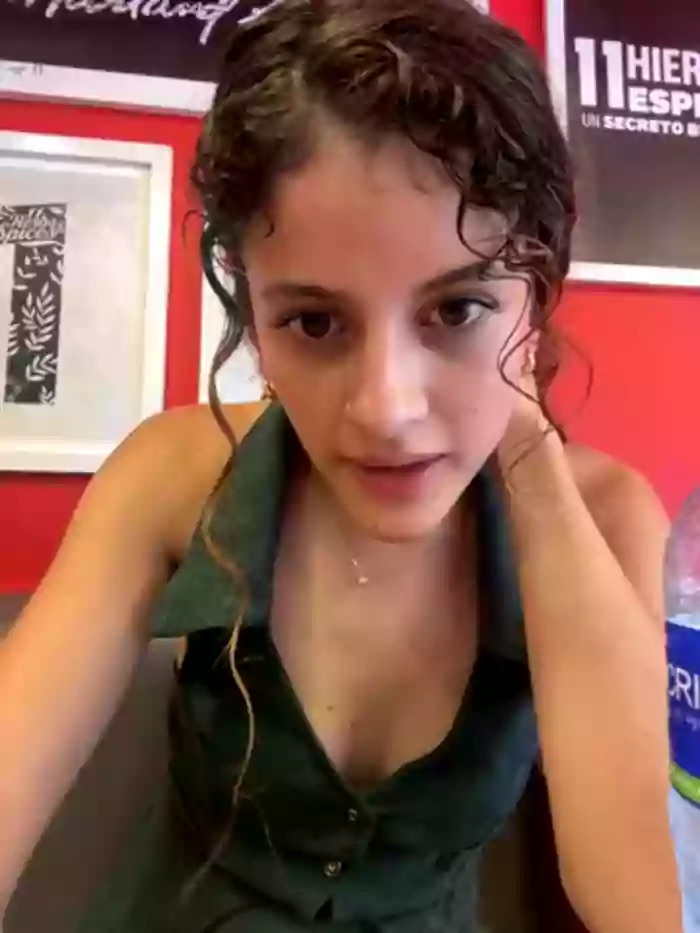 2024/05/05/stripchat-alana15-19-31-29