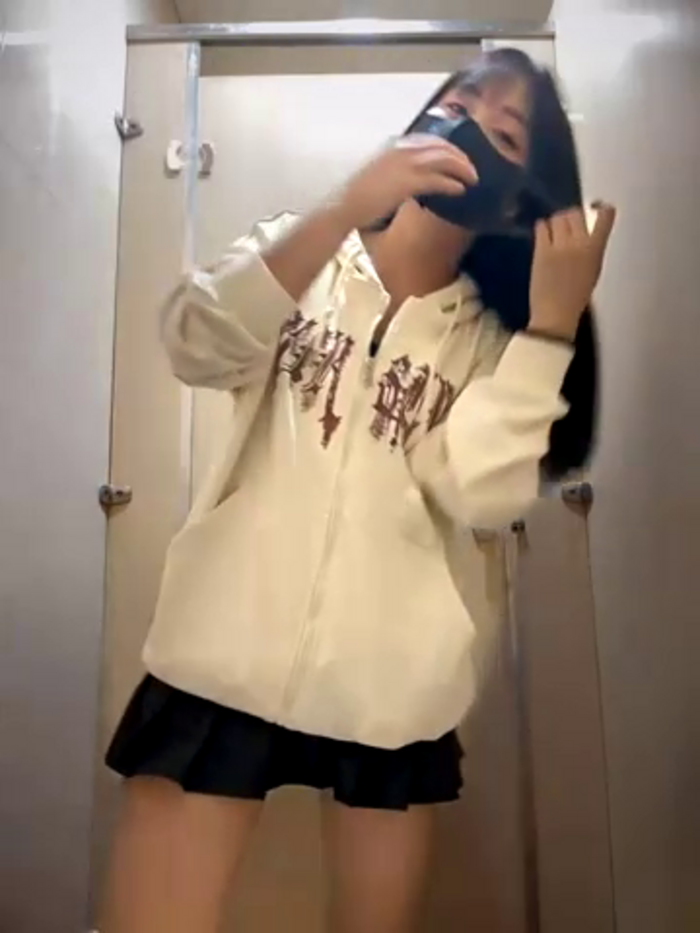 Asia-Lynn