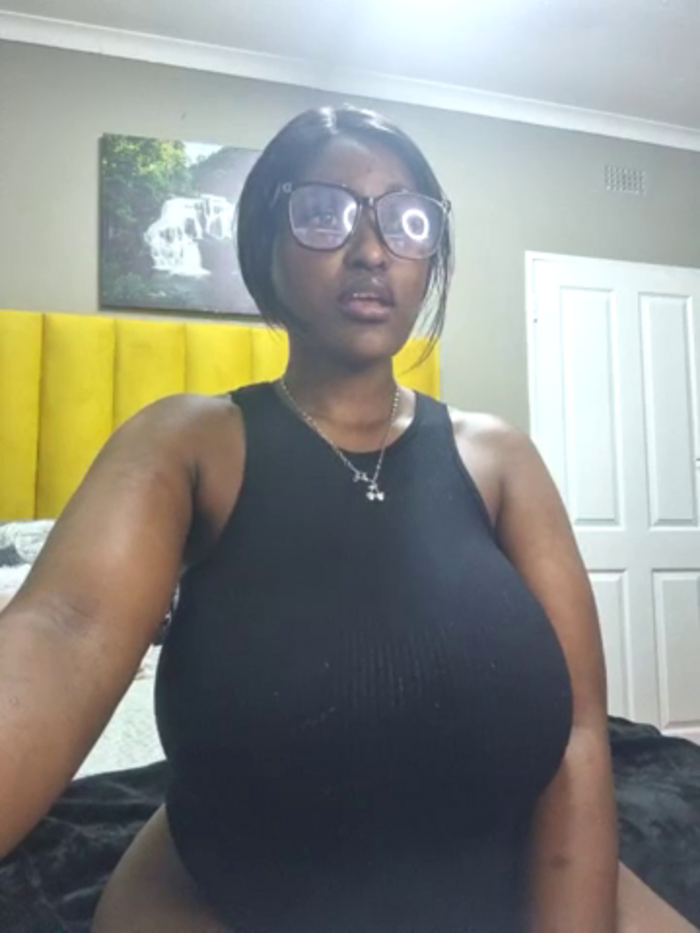 Bustygoddess32