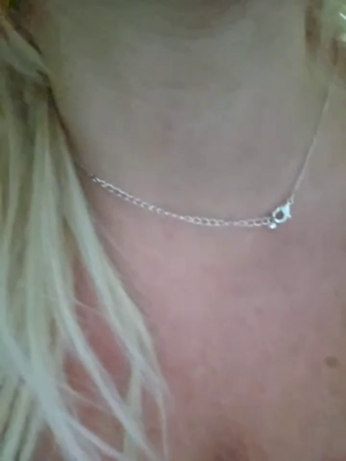Hornyblond_Bella