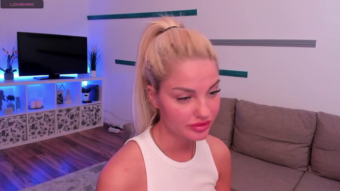 Nia_Blondie_X