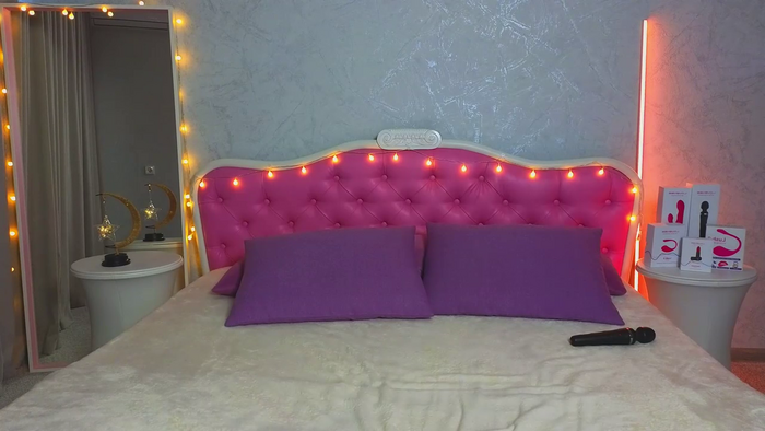 Ariana_Petite