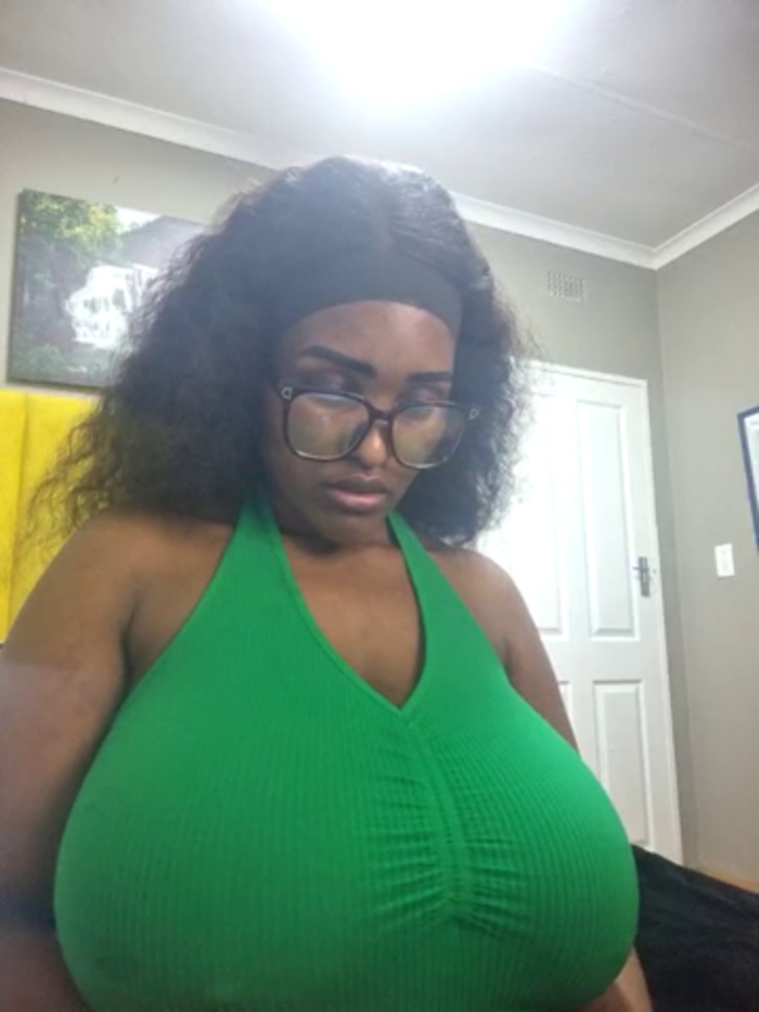 Bustygoddess32