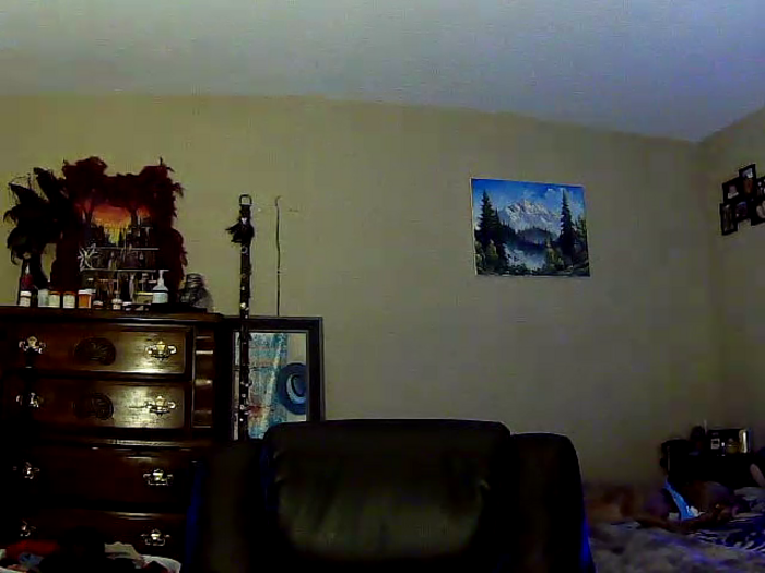 lilyhornyhousewife