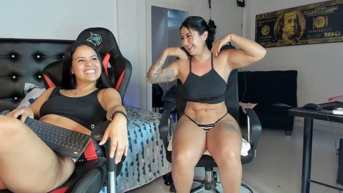 CoupleBigAss