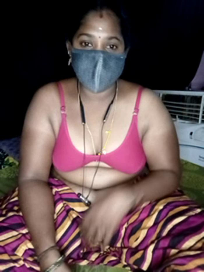 tamilvillagecouple1