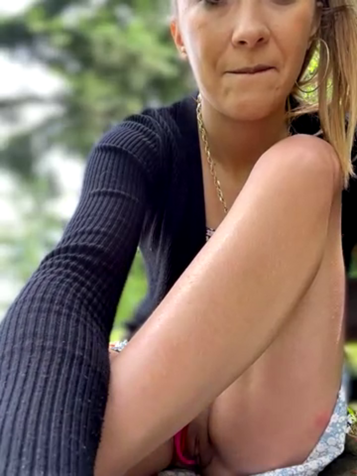 Risky_girl23