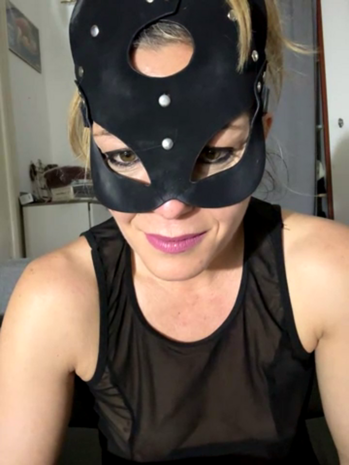 LadyScarlett-xk