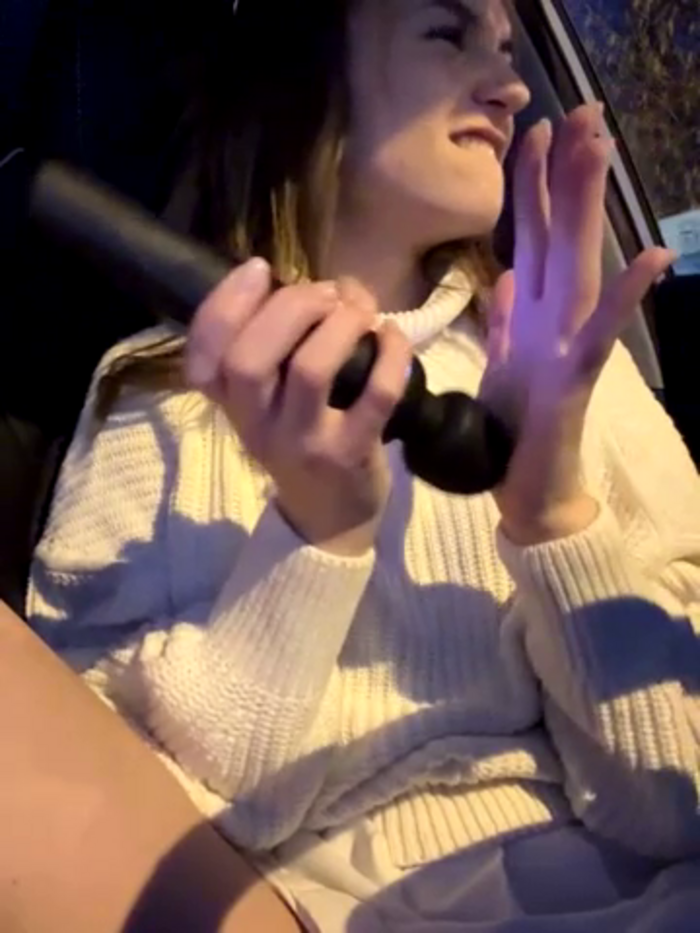 -AngelAri-