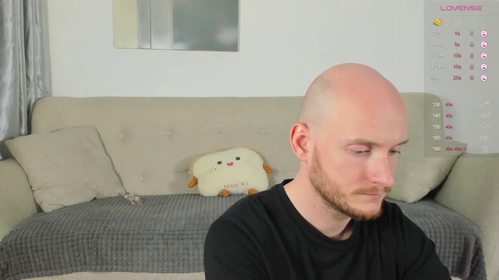 Liv_coy