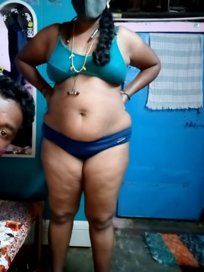 tamilvillagecouple1
