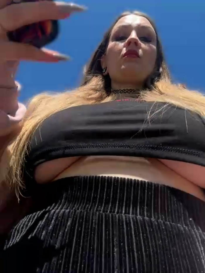 Teya_moon_