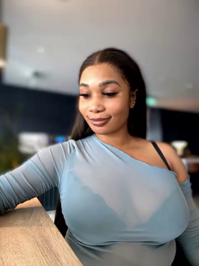__Nessa__