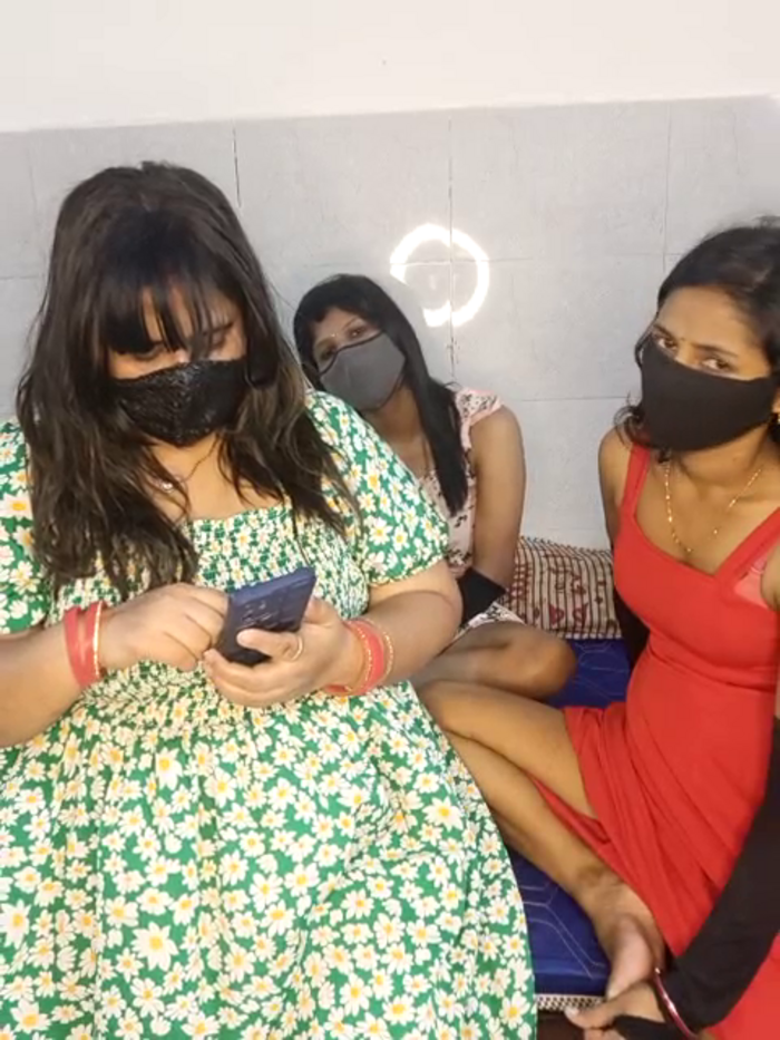 Indian_hotmilfs