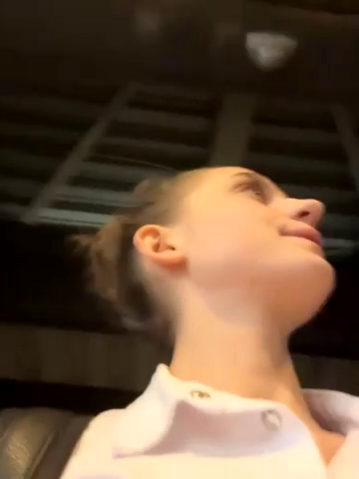 -AngelAri-