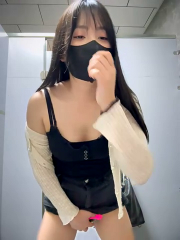 Asia-Lynn