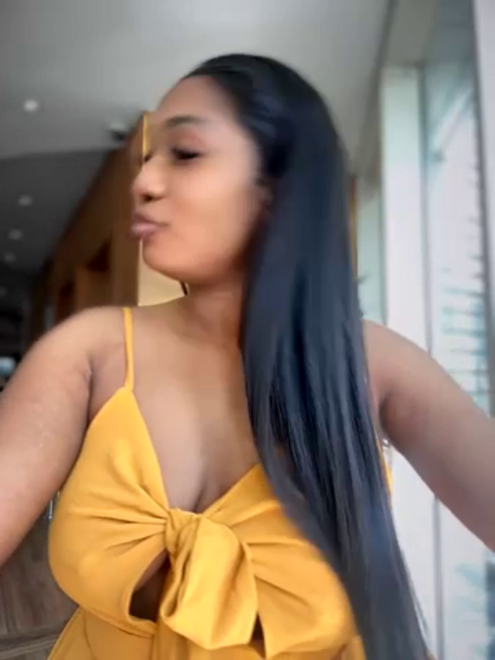 __Nessa__