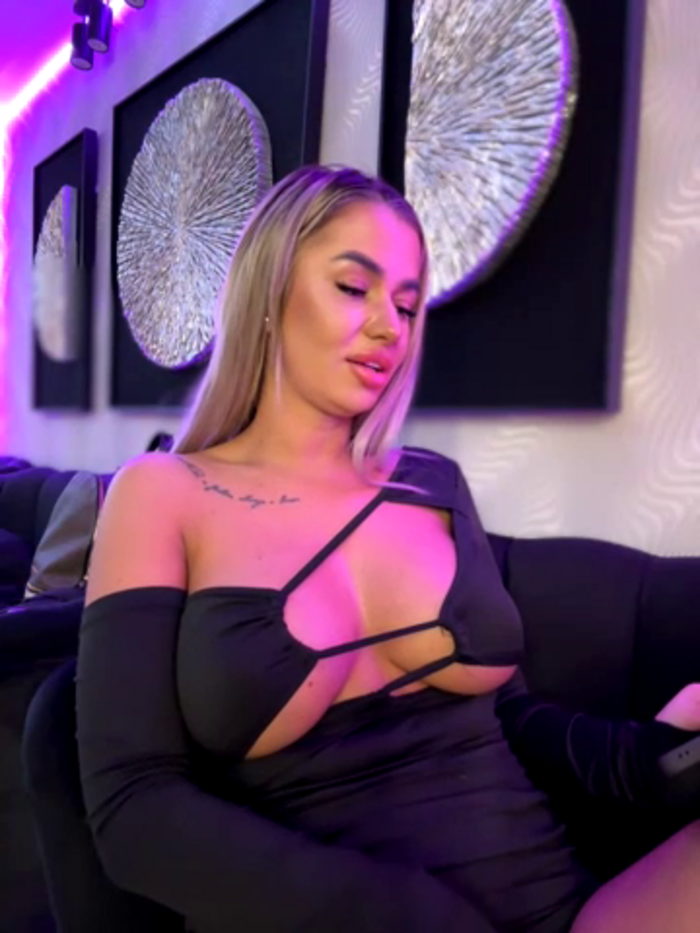 KirstieVegas