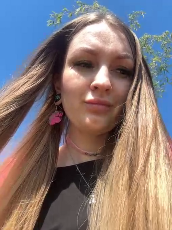 Teya_moon_