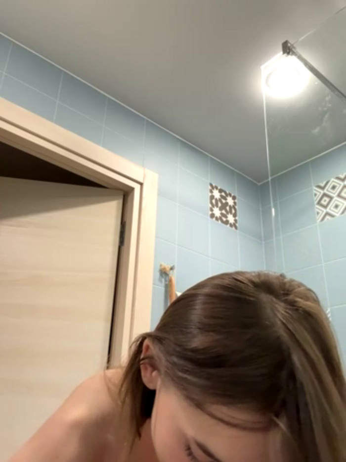 -AngelAri-