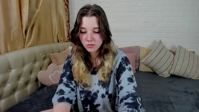 PenelopeOneGrey
