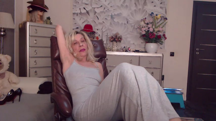 HornyMilf_555