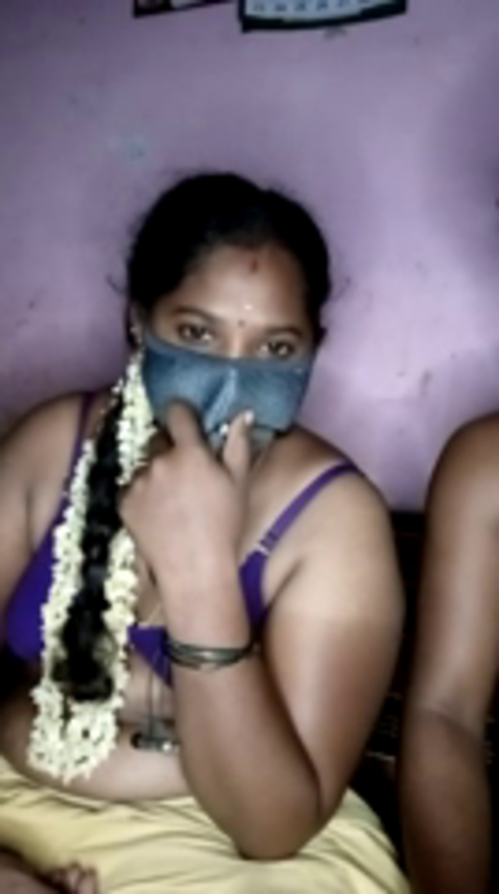 tamilvillagecouple1