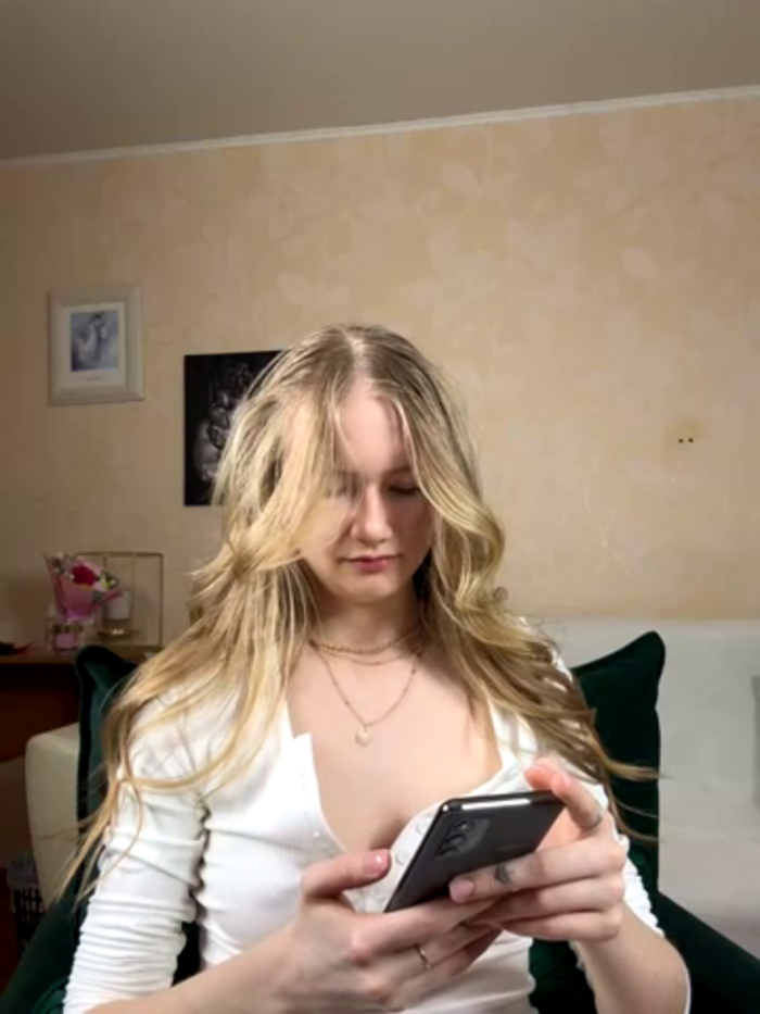 Alexandra_Demore