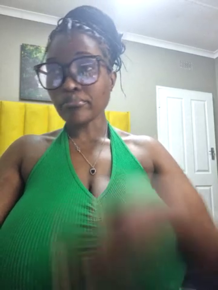 Bustygoddess32