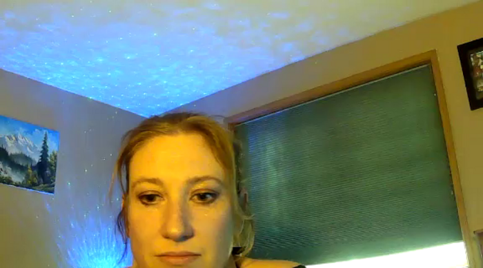 lilyhornyhousewife