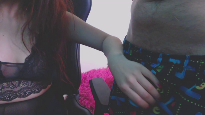 OldManAndGirlishLady