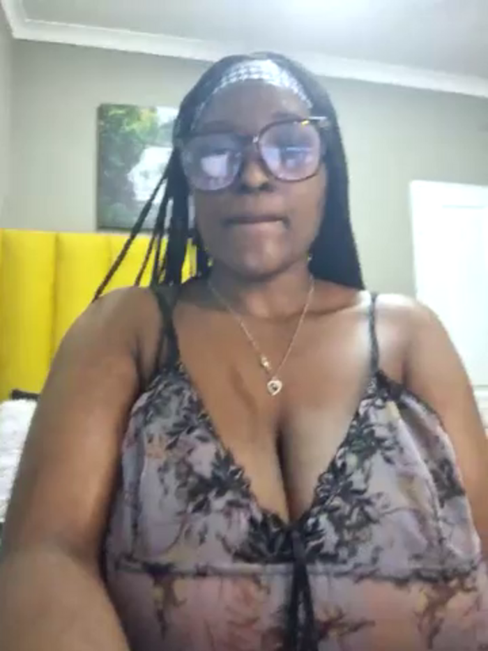 Bustygoddess32