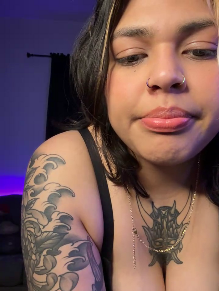 miacanela_xo