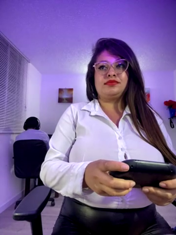 MiiaaJoness