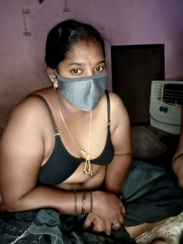 tamilvillagecouple1
