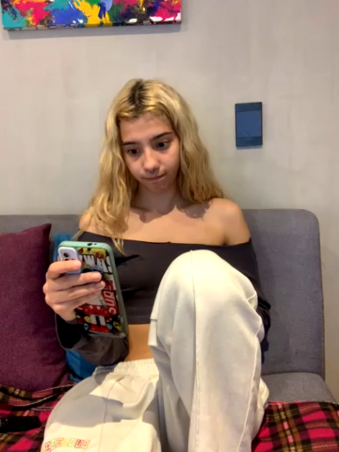 MIA_CUUTE-
