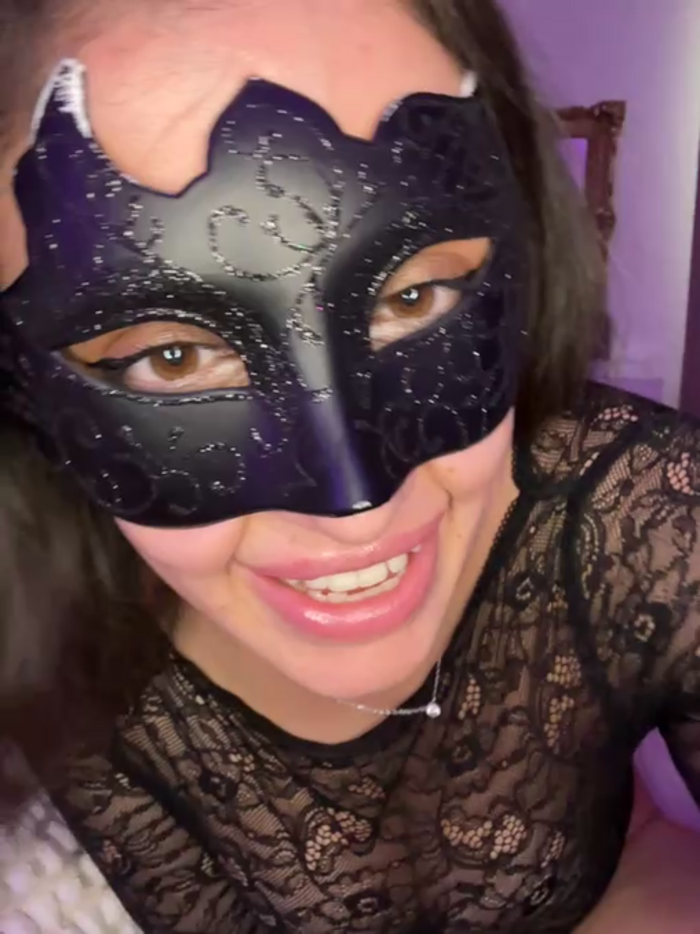 Mina_Khalifa