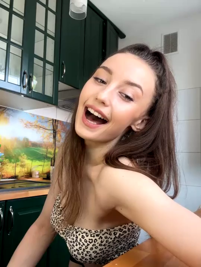 Polli_Kiss