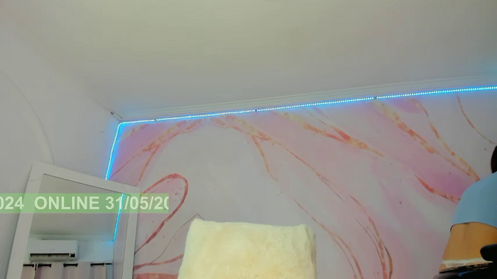 chloebigcock