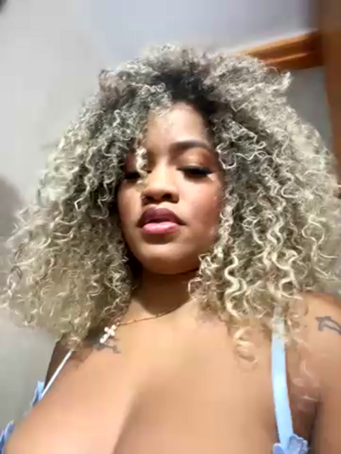 riri_brunnete