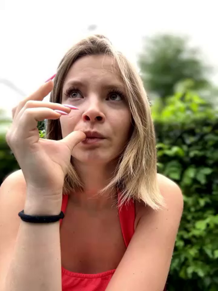 AnastasiaAniess