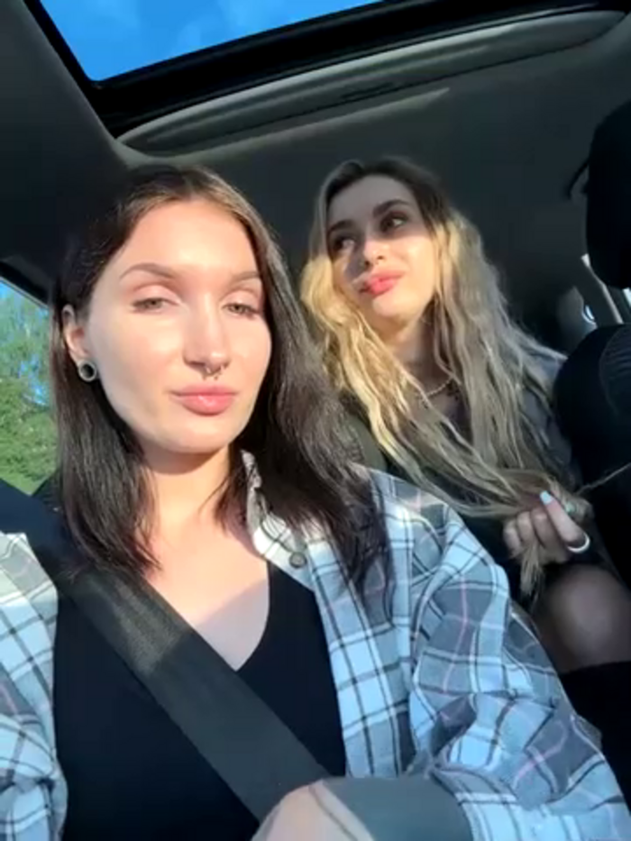 kiss_me_hard_