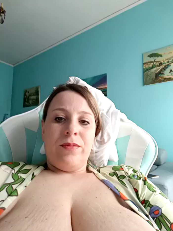 Emma96_hot