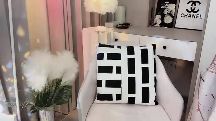 Monica-888